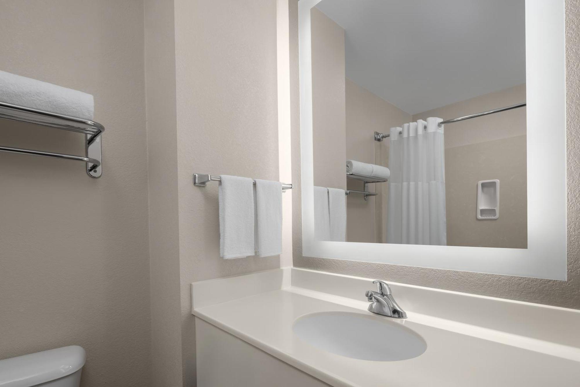 Larkspur Landing Extended Stay Suites Роузвил Екстериор снимка
