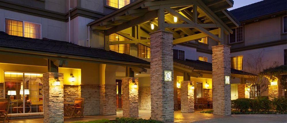 Larkspur Landing Extended Stay Suites Роузвил Екстериор снимка